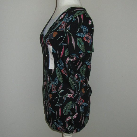 💰 3/$25.00 Women's a.n.d. Short Sleeve Floral Top Size Large NWT. - Picture 4 of 5